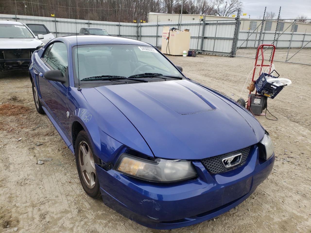 FORD MUSTANG 2004 مع رقم تعريف المركبة 1FAFP40484F126017 - صورة من المزاد