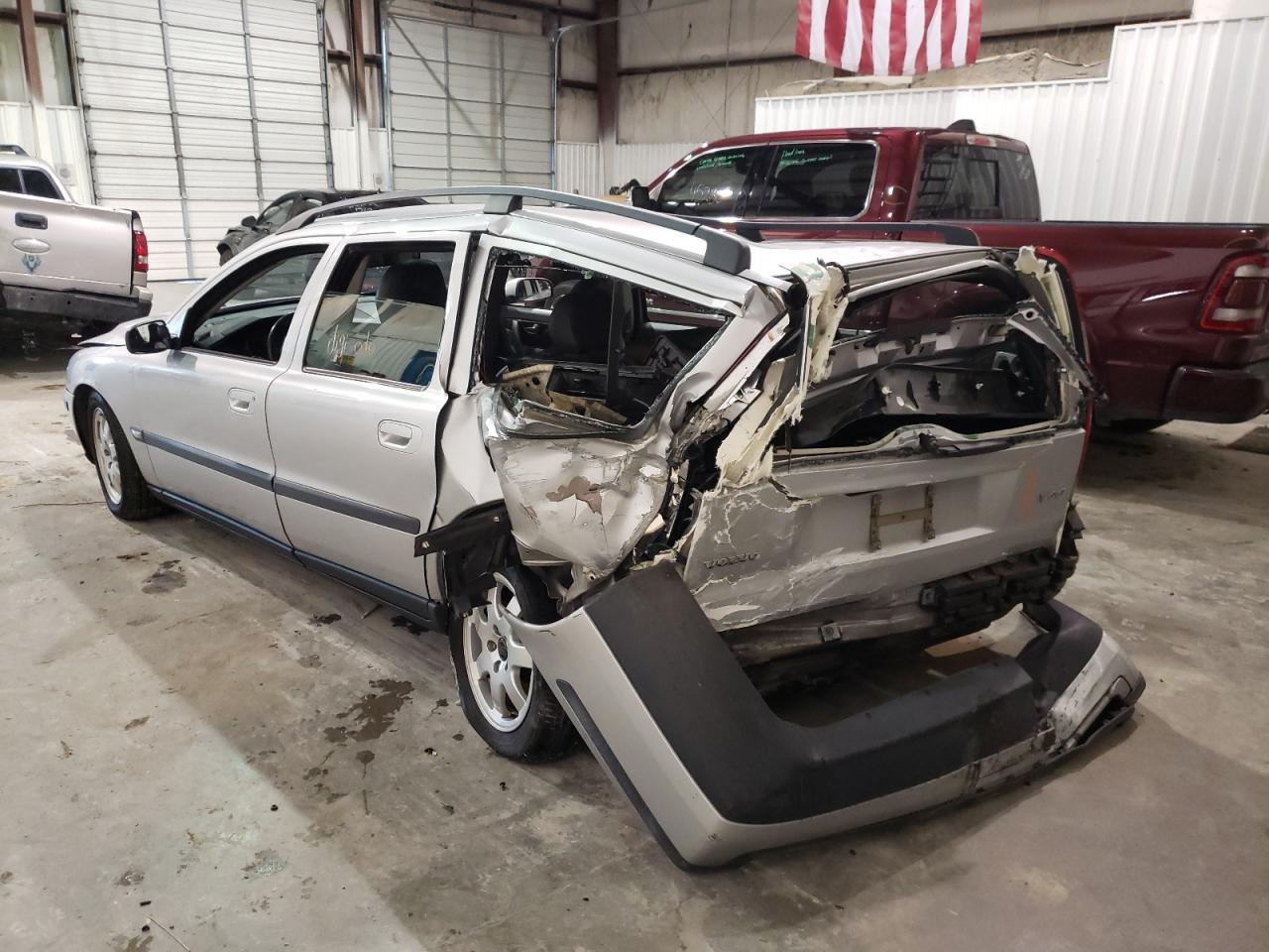 Photo 3 from auction – 2004 VOLVO V70 with VIN YV1SJ59H542349333