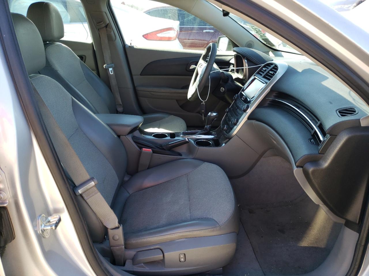 Photo 5 from auction – 2015 CHEVROLET MALIBU 1LT with VIN 1G11C5SL4FF276101
