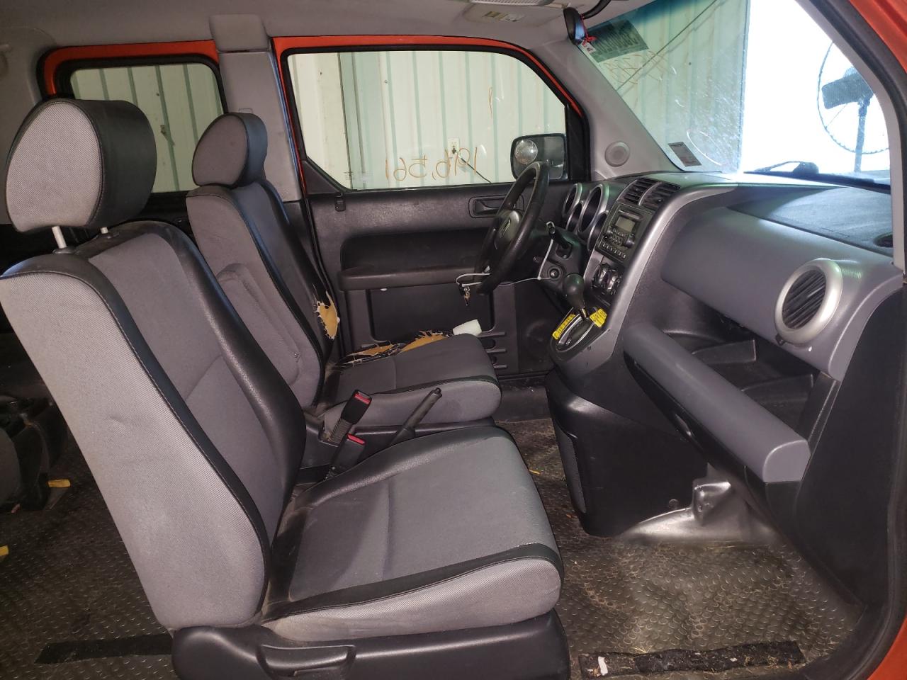 Photo 5 from auction – 2004 HONDA ELEMENT with VIN 5J6YH18594L015788