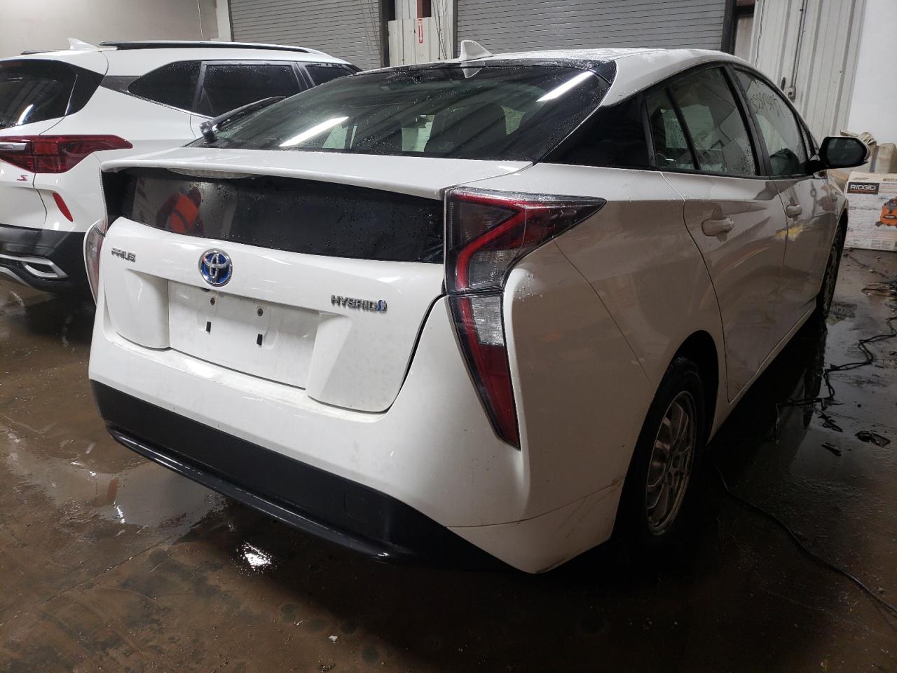 Photo 4 from auction – 2016 TOYOTA PRIUS with VIN JTDKBRFU5G3010288