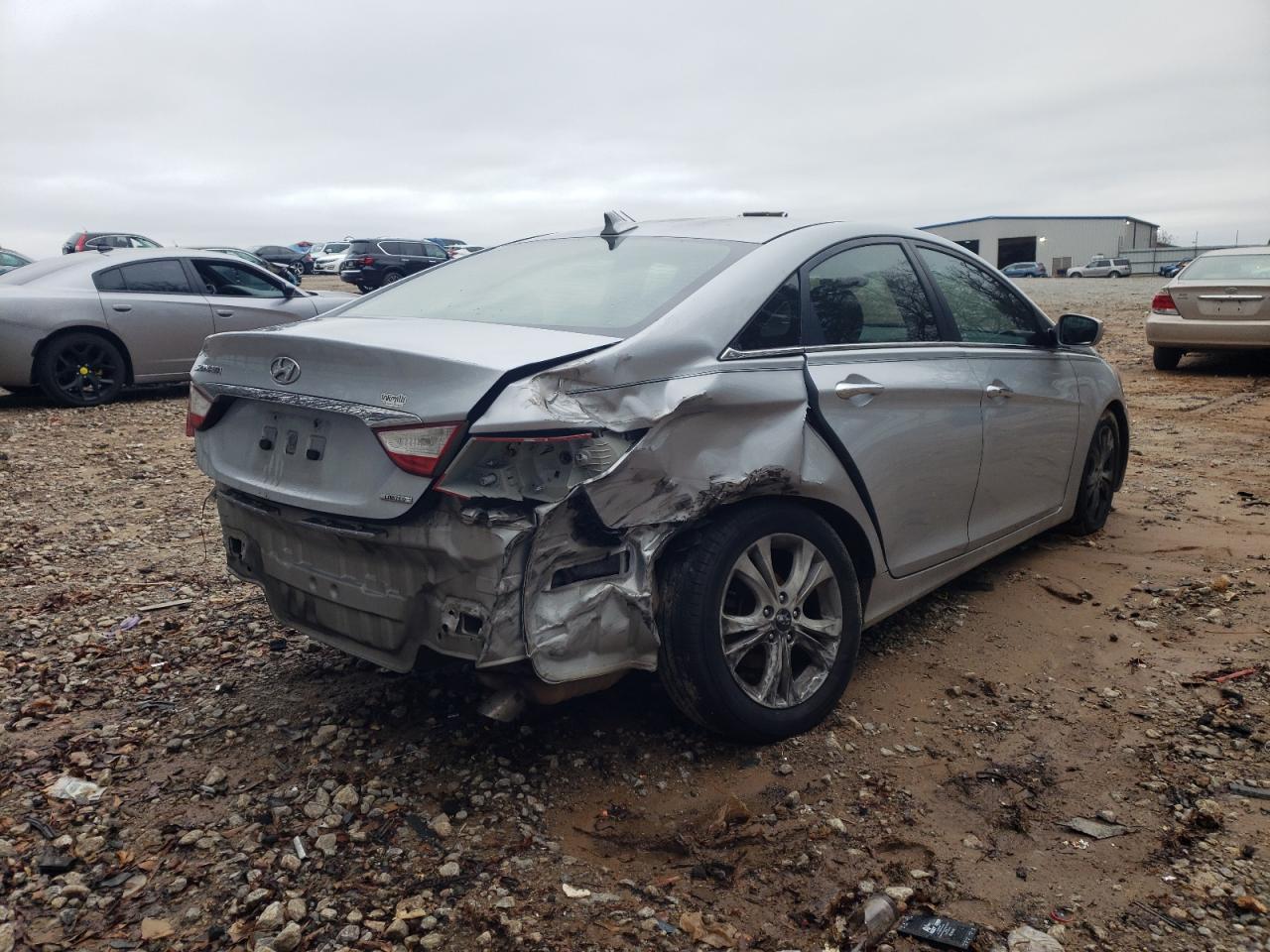 Photo 4 from auction – 2011 HYUNDAI SONATA SE with VIN 5NPEC4AC7BH010107