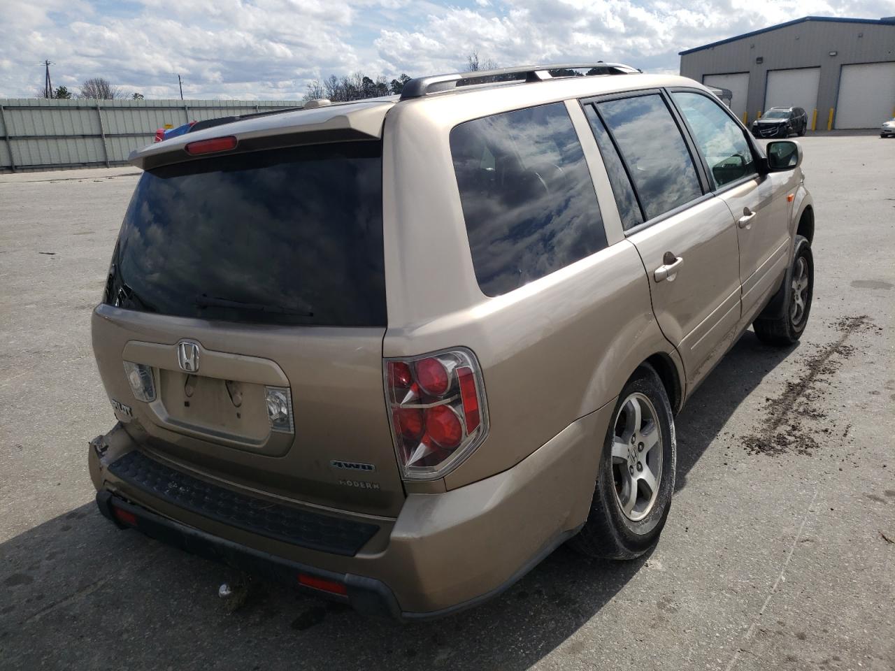 Photo 4 from auction – 2006 HONDA PILOT EX with VIN 5FNYF18586B004282
