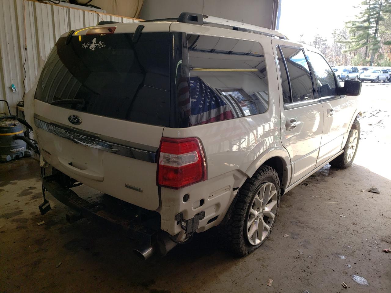 Photo 4 from auction – 2016 FORD EXPEDITION with VIN 1FMJU2ATXGEF01645