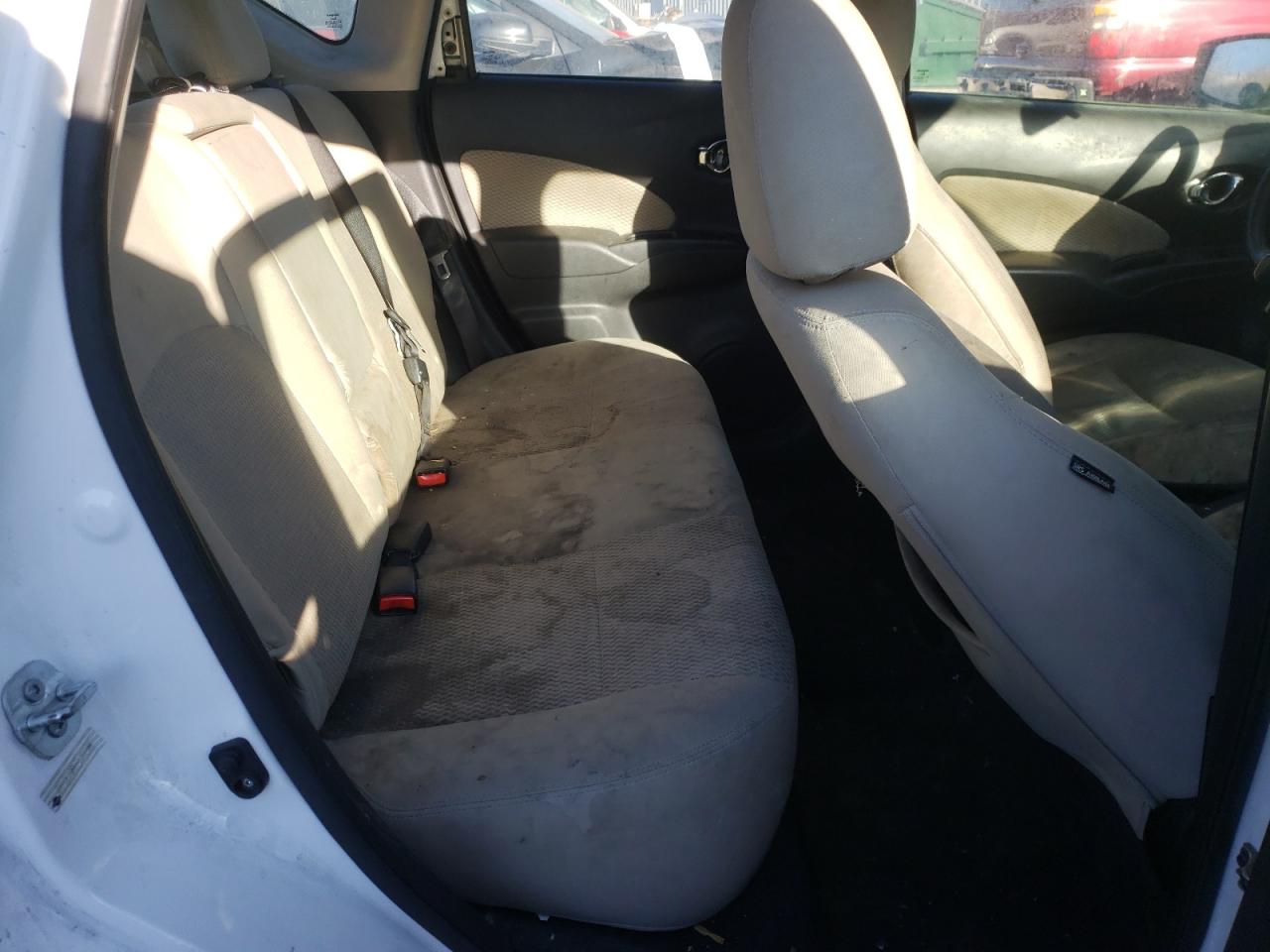 Photo 6 from auction – 2015 NISSAN VERSA NOTE with VIN 3N1CE2CPXFL392194