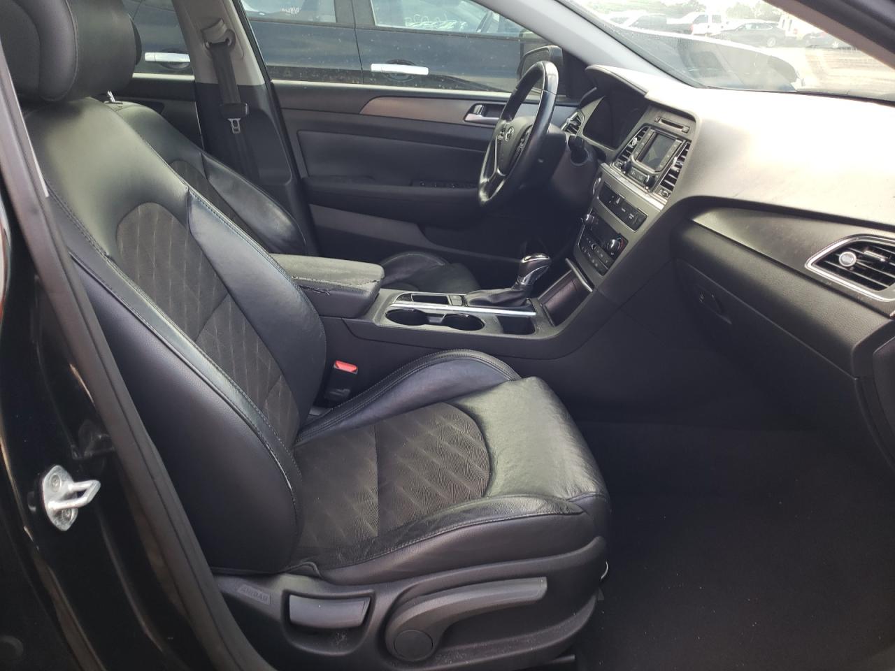 Photo 5 from auction – 2015 HYUNDAI SONATA SPO with VIN 5NPE34AF4FH180165