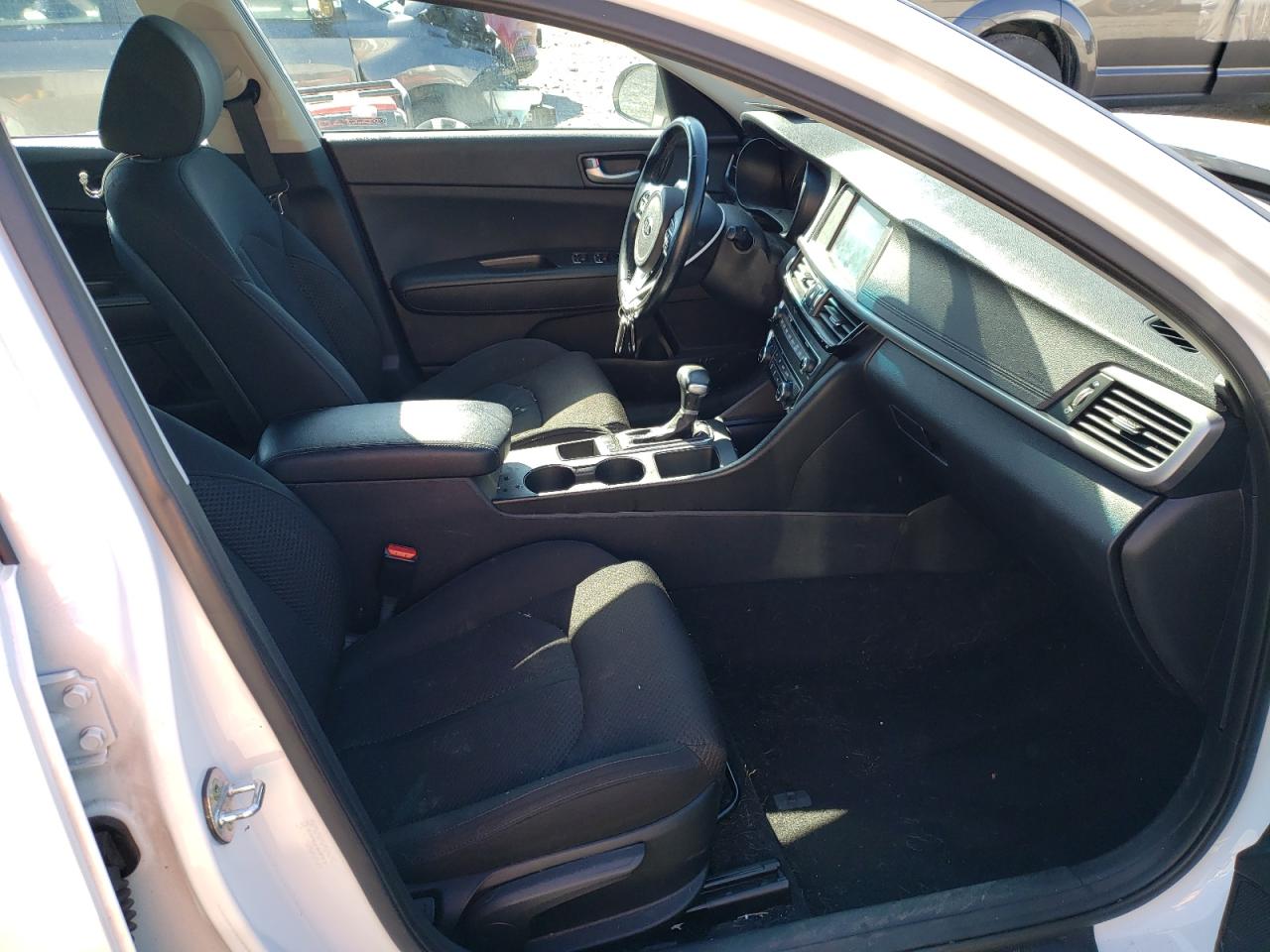 Photo 5 from auction – 2016 KIA OPTIMA LX with VIN 5XXGT4L14GG043573