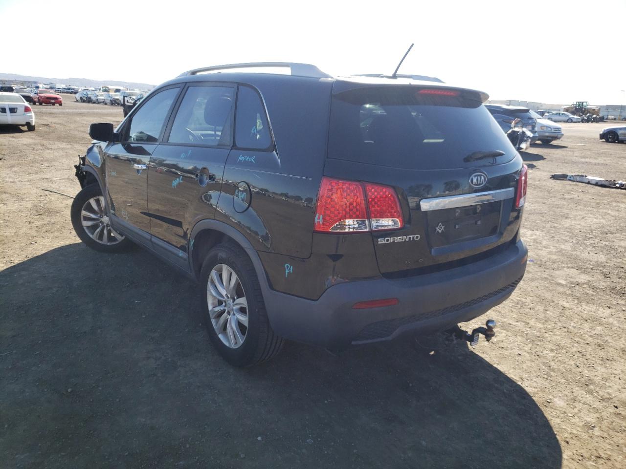 Photo 3 from auction – 2011 KIA SORENTO EX with VIN 5XYKUCA11BG075938