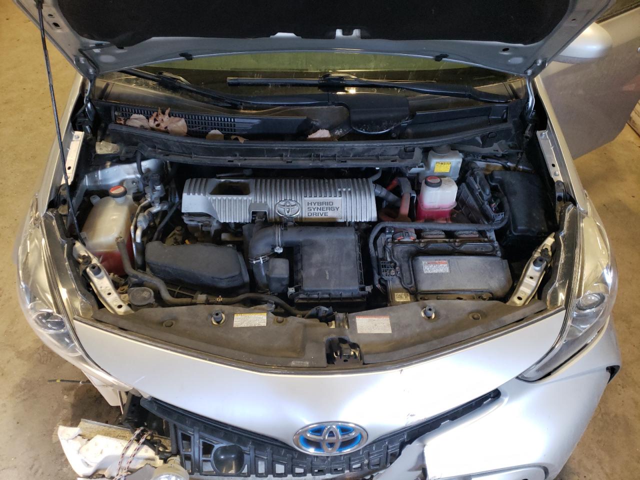 Photo 7 from auction – 2015 TOYOTA PRIUS V with VIN JTDZN3EU1FJ036644