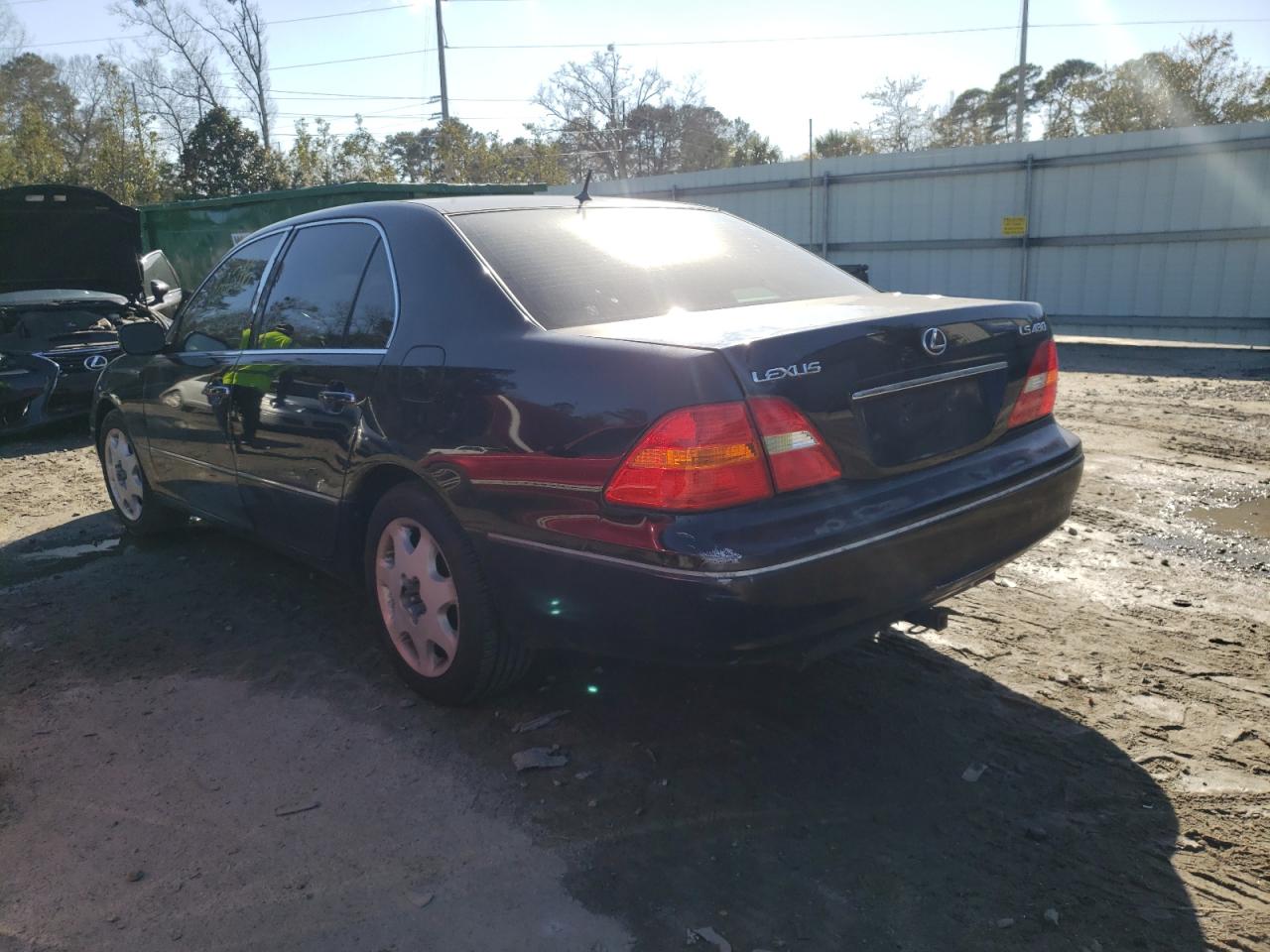 Photo 3 from auction – 2002 LEXUS LS 430 with VIN JTHBN30F820089592