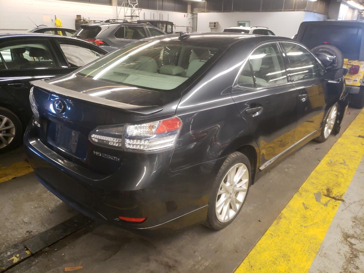 Photo 4 from auction – 2010 LEXUS HS with VIN JTHBB1BA0A2007310