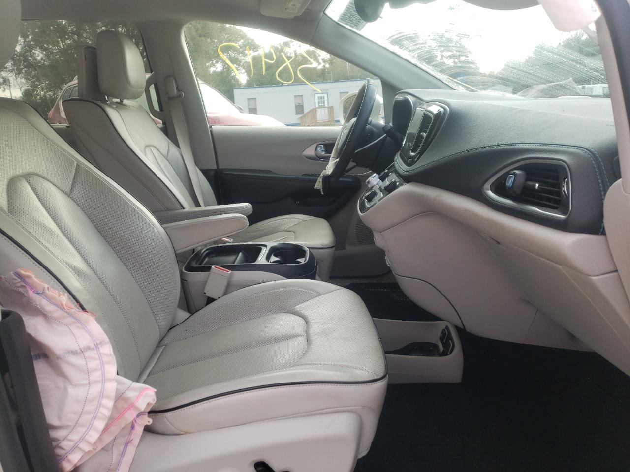 Photo 5 from auction – 2017 CHRYSLER PACIFICA E with VIN 2C4RC1N77HR692172