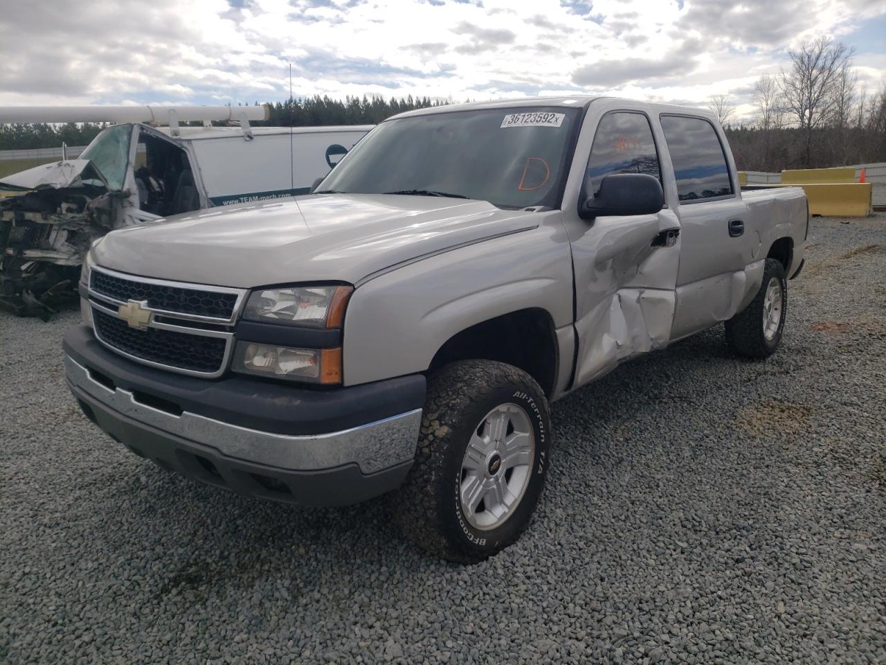 Photo 2 from auction – 2006 CHEVROLET SILVERADO with VIN 2GCEC13T261238678