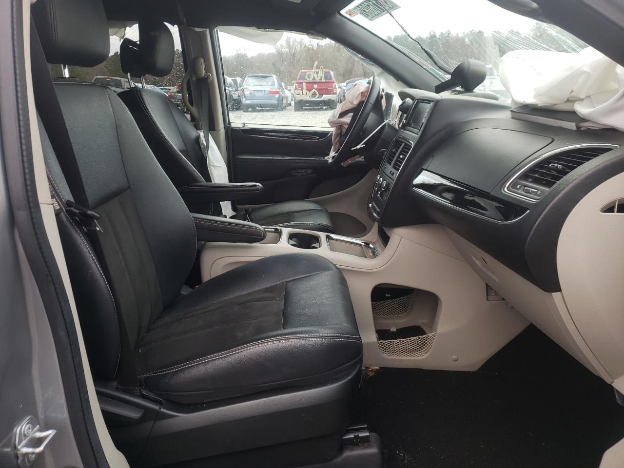 Photo 5 from auction – 2019 DODGE GRAND CARA with VIN 2C4RDGCG1KR545632