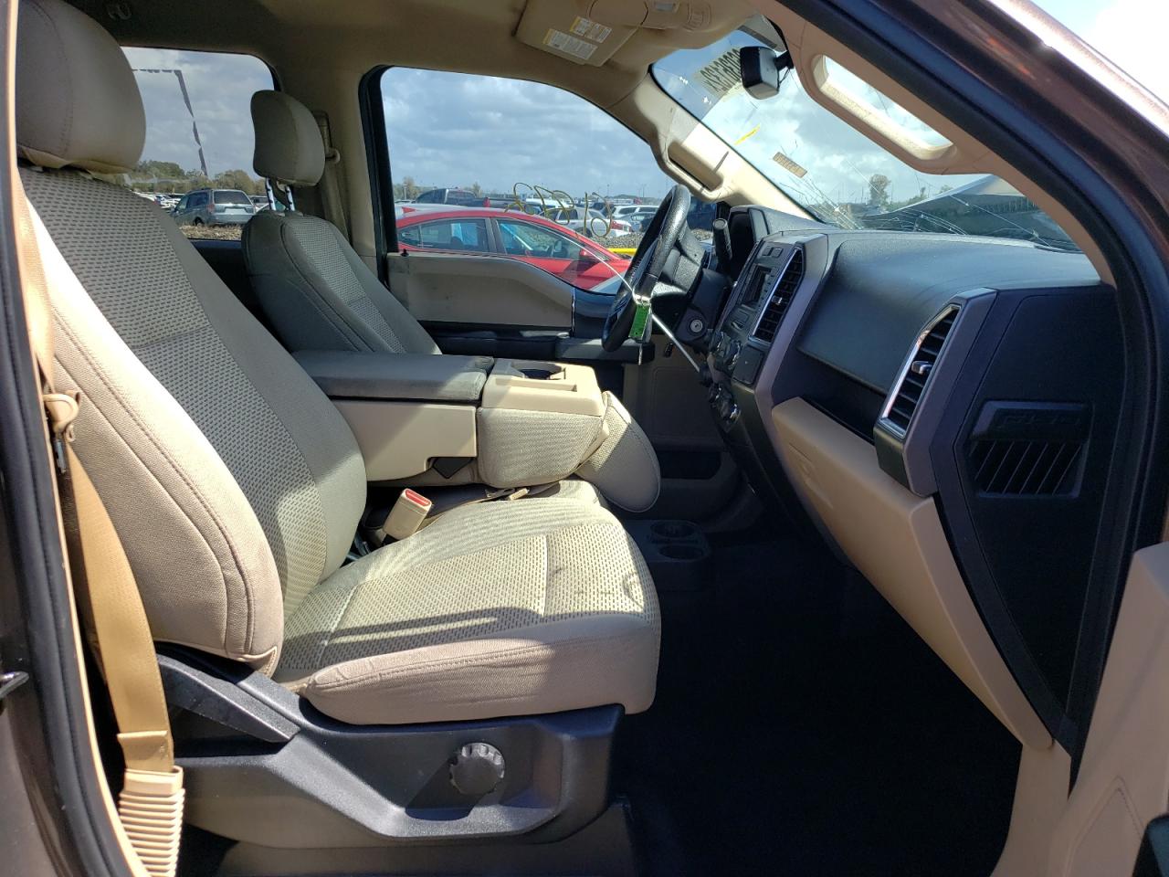 Photo 5 from auction – 2016 FORD F150 SUPER with VIN 1FTEW1CF4GFA44004