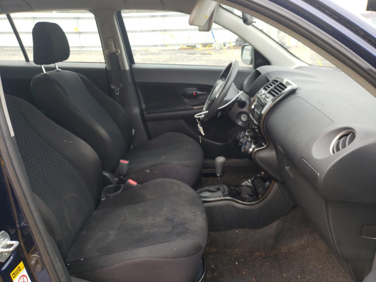 Photo 5 from auction – 2009 TOYOTA SCION with VIN JTKKU10499J033374