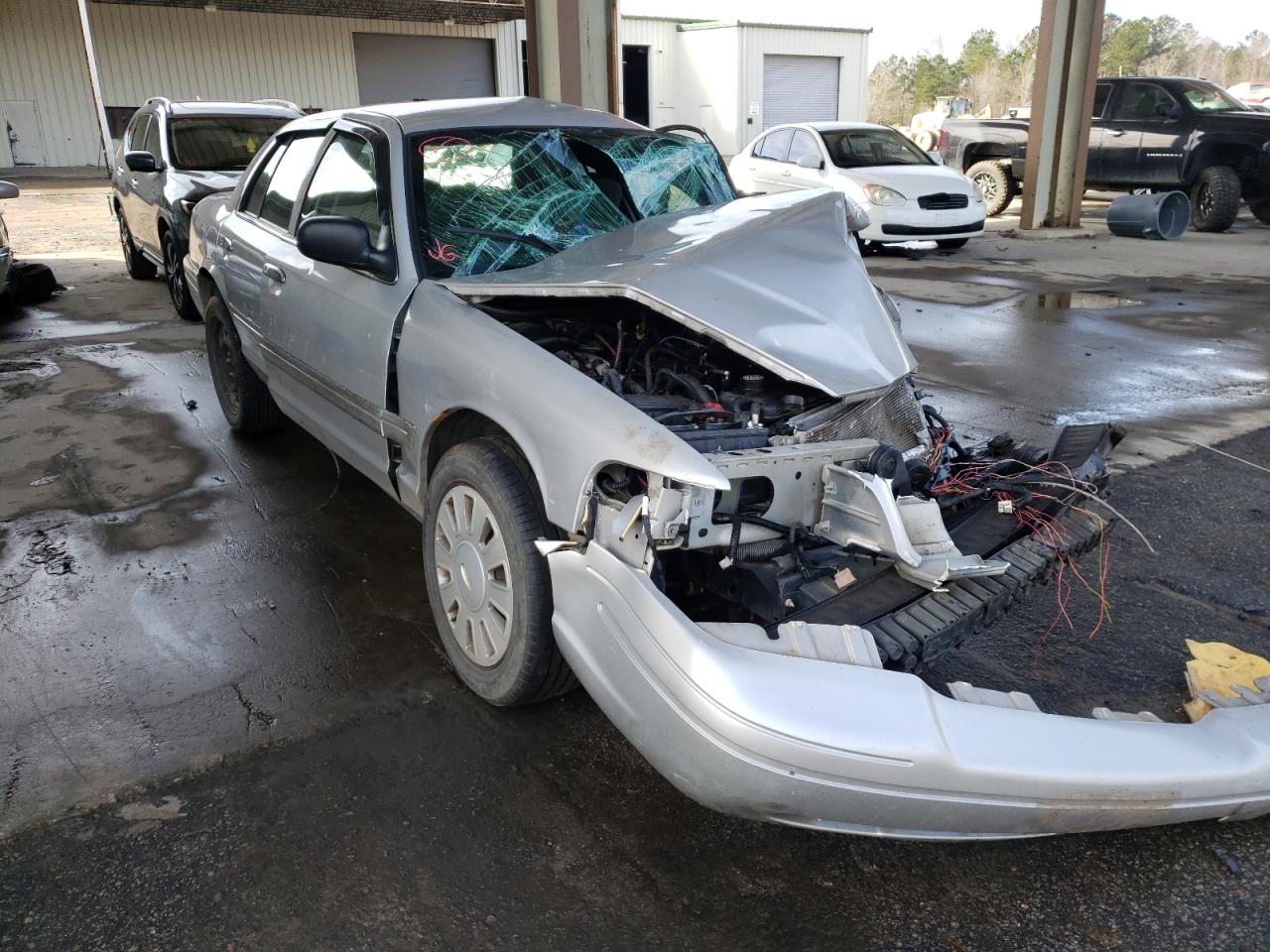 FORD CROWN VICT 2008 with VIN 2FAFP71V88X108717 - Photo from auction