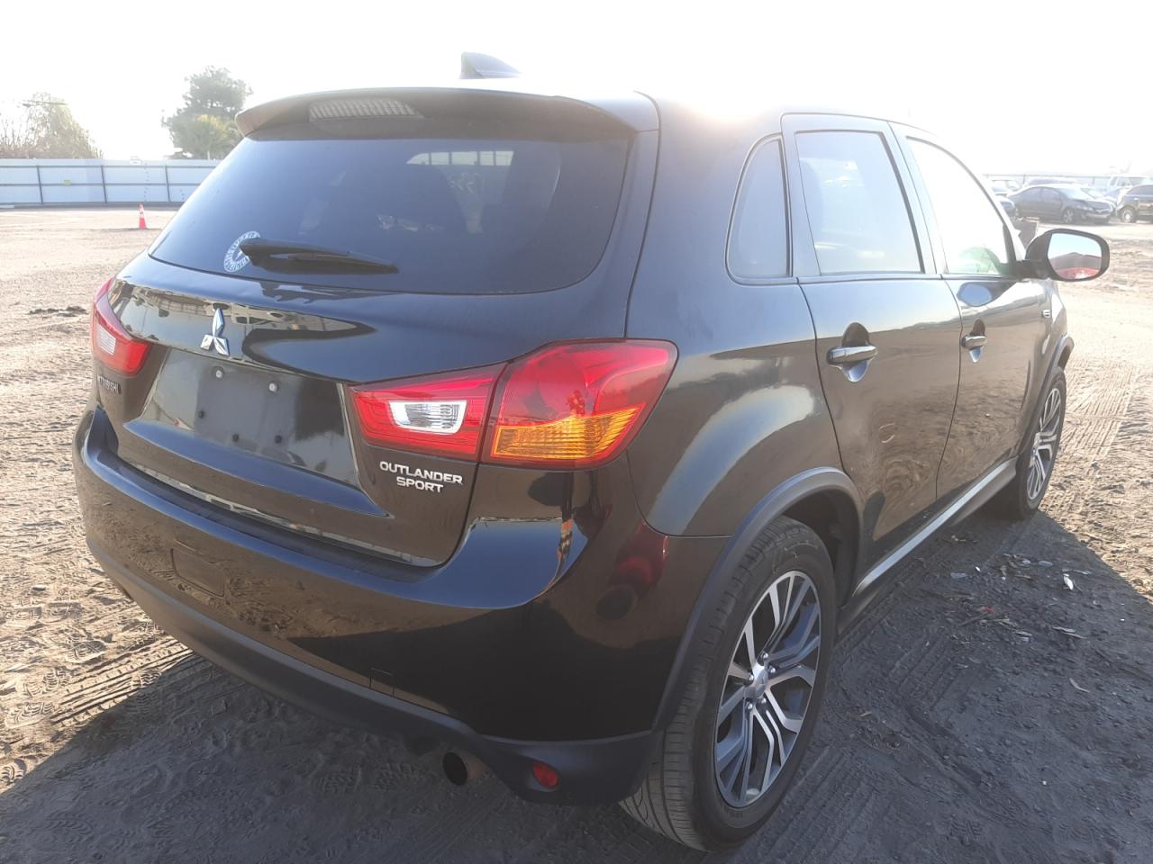 Photo 4 from auction – 2017 MITSUBISHI OUTLANDER with VIN JA4AP3AU9HZ061545