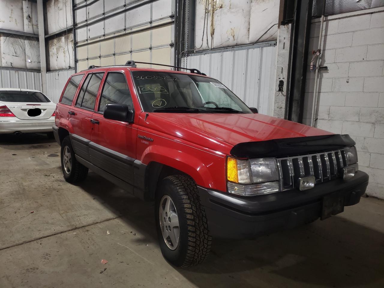JEEP GRAND CHER 1994 with VIN 1J4GZ58S9RC157846 - Photo from auction