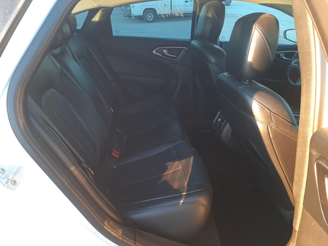 Photo 6 from auction – 2016 CHRYSLER 200 LIMITE with VIN 1C3CCCAG8GN178032