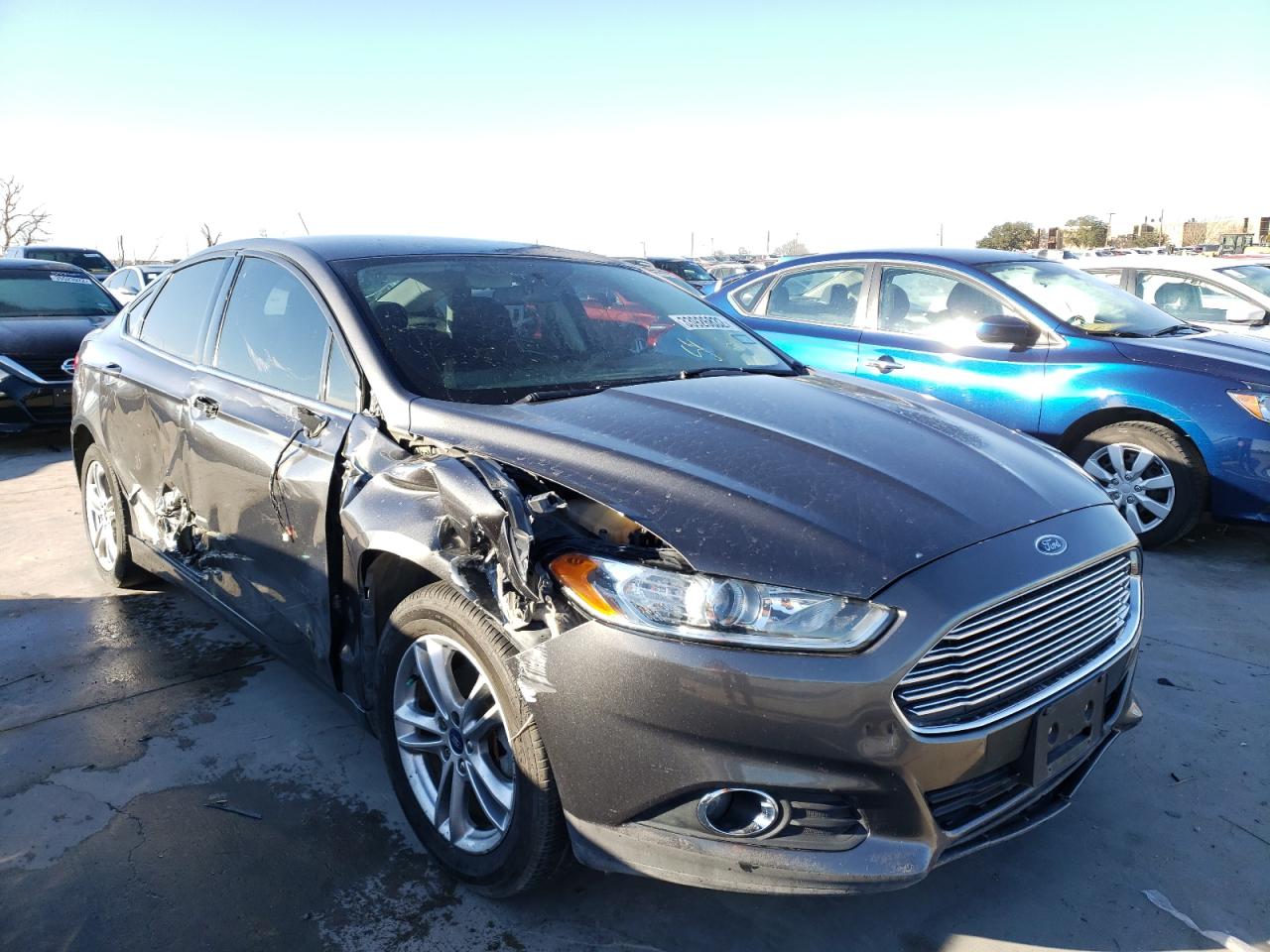FORD FUSION SE 2015 with VIN 3FA6P0LU1FR215745 - Photo from auction