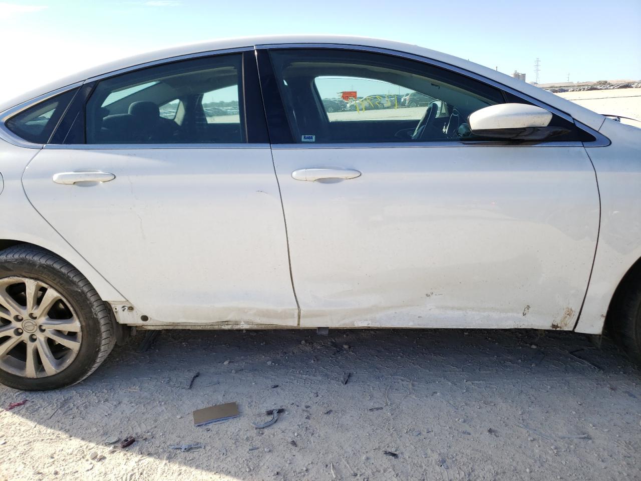 Photo 9 from auction – 2015 CHRYSLER 200 LIMITE with VIN 1C3CCCAB7FN704539