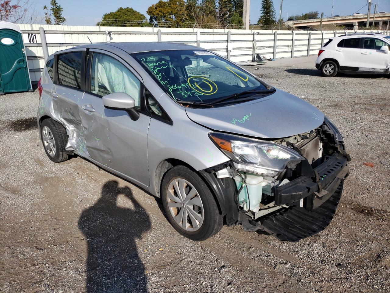 NISSAN VERSA NOTE 2017 with VIN 3N1CE2CP4HL368377 - Photo from auction