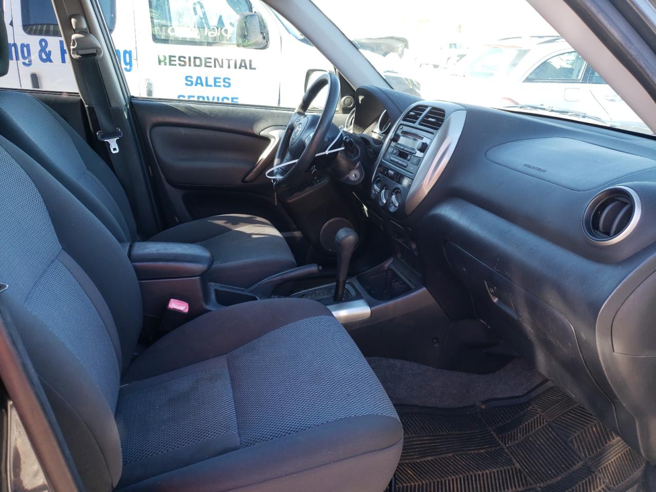 Photo 5 from auction – 2005 TOYOTA RAV4 with VIN JTEHD20VX56036096