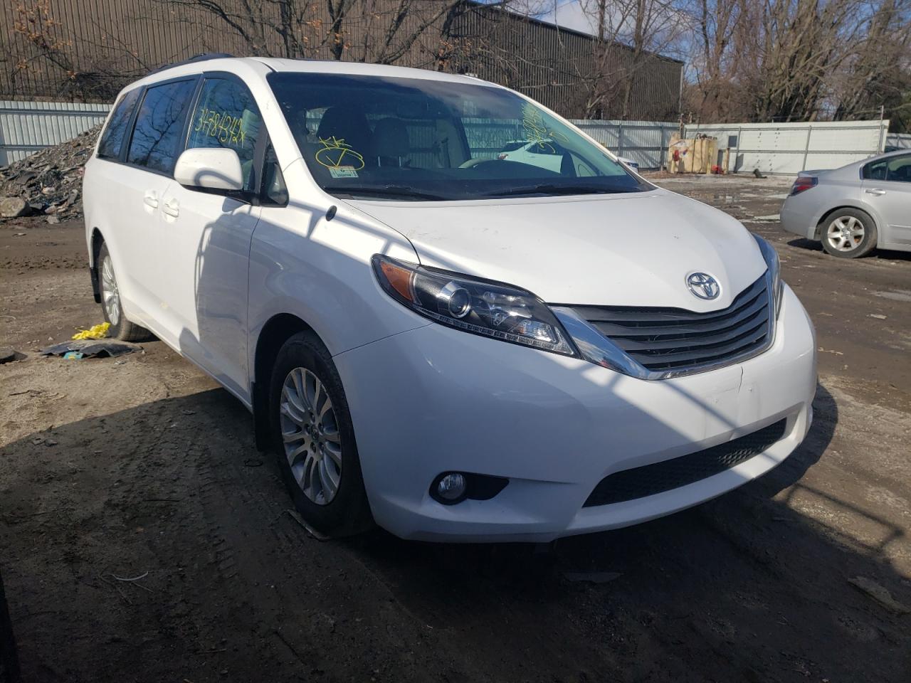 TOYOTA SIENNA XLE 2013 with VIN 5TDYK3DC6DS325919 - Photo from auction