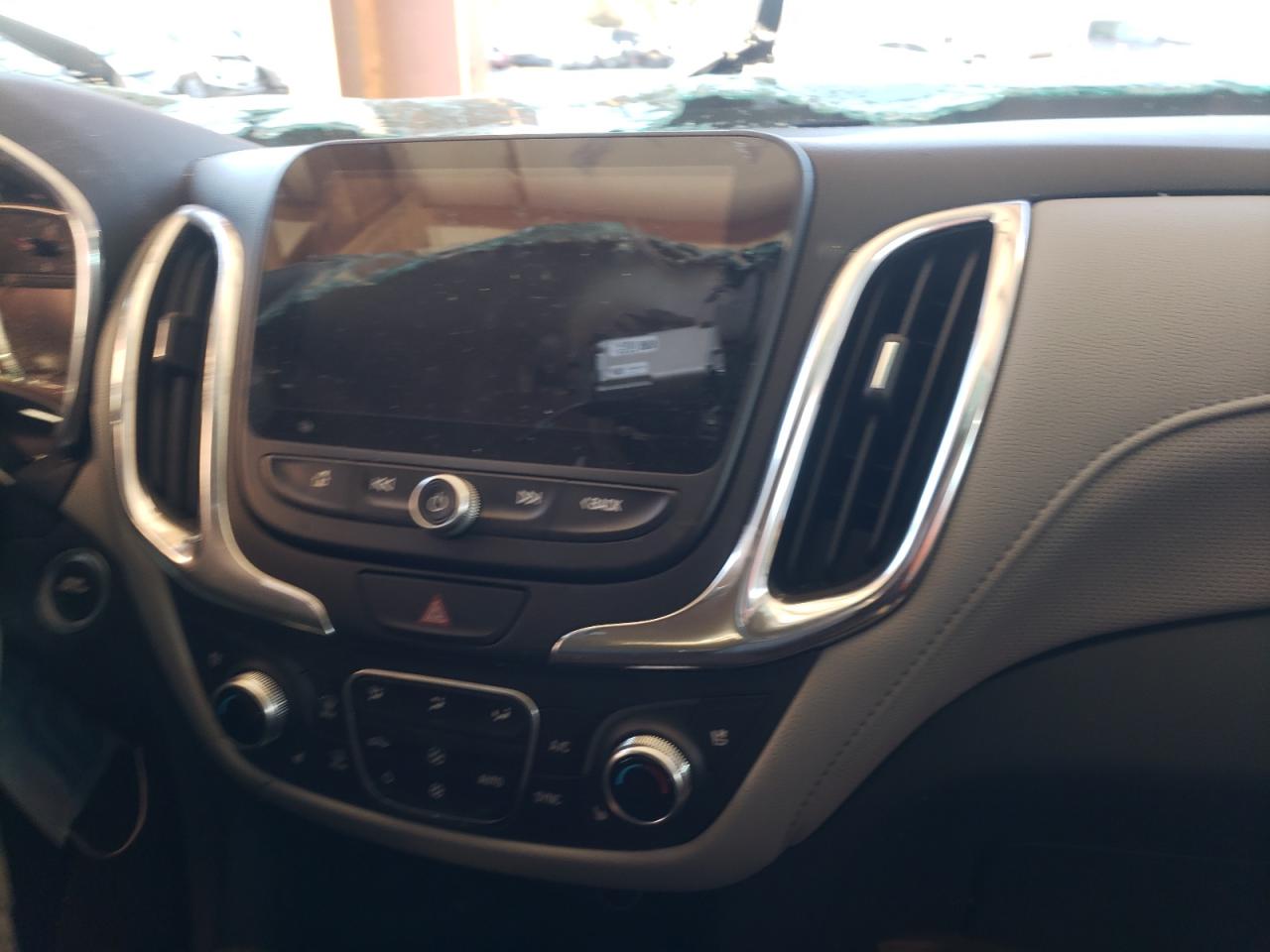 Photo 9 from auction – 2018 CHEVROLET EQUINOX PR with VIN 2GNAXMEV7J6170447