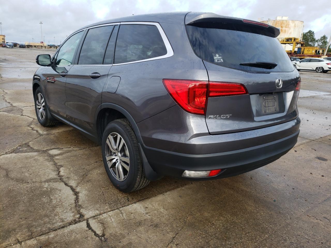 Photo 3 from auction – 2018 HONDA PILOT EX with VIN 5FNYF5H38JB020108