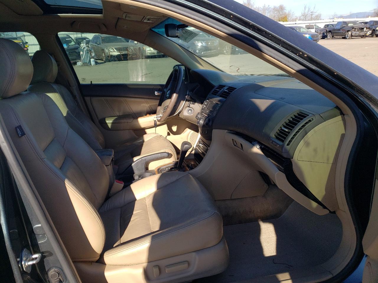 Photo 5 from auction – 2004 HONDA ACCORD EX with VIN 1HGCM66584A020067