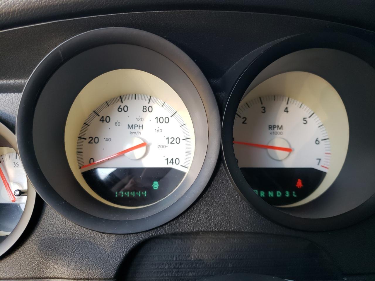 Photo 8 from auction – 2005 DODGE MAGNUM SE with VIN 2D4FV48T05H161682