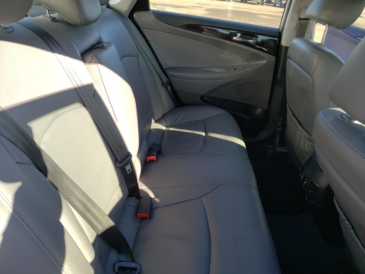 Photo 6 from auction – 2013 HYUNDAI SONATA SE with VIN 5NPEC4AC9DH579978
