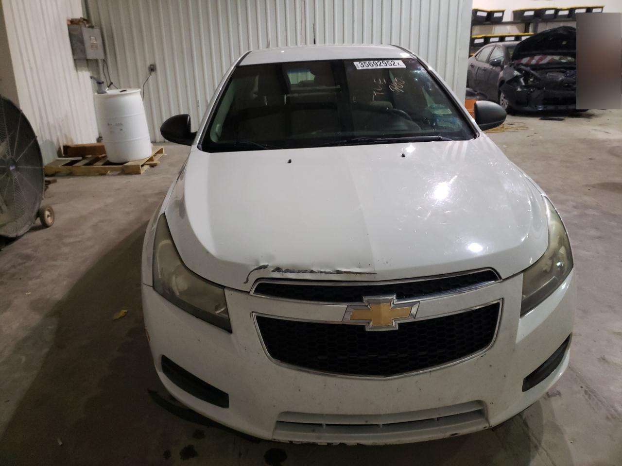 Photo 9 from auction – 2012 CHEVROLET CRUZE LS with VIN 1G1PC5SH4C7230103