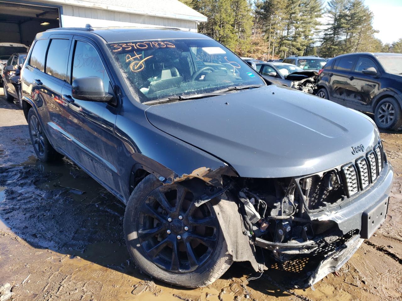 JEEP GRAND CHER 2018 with VIN 1C4RJFAG2JC203801 - Photo from auction