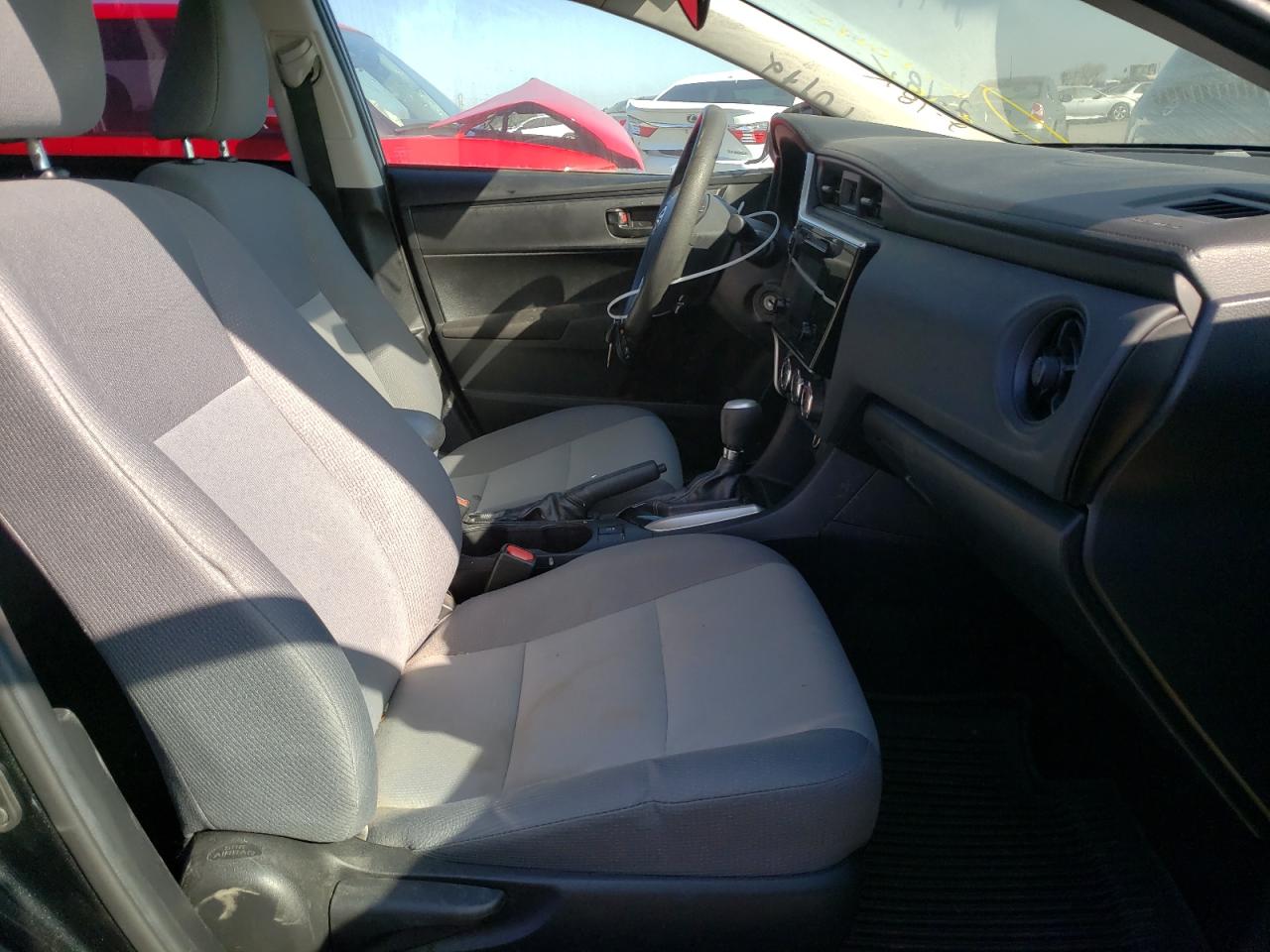 Photo 5 from auction – 2018 TOYOTA COROLLA L with VIN 2T1BURHE8JC010221