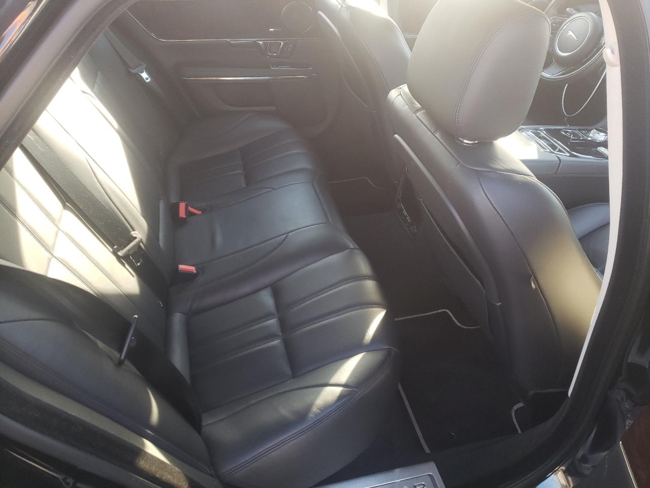 Photo 6 from auction – 2014 JAGUAR XJ with VIN SAJWJ1CD6E8V74608