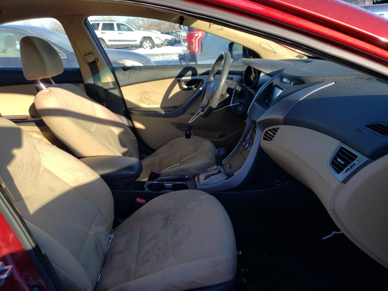 Photo 5 from auction – 2013 HYUNDAI ELANTRA GL with VIN 5NPDH4AE2DH336303