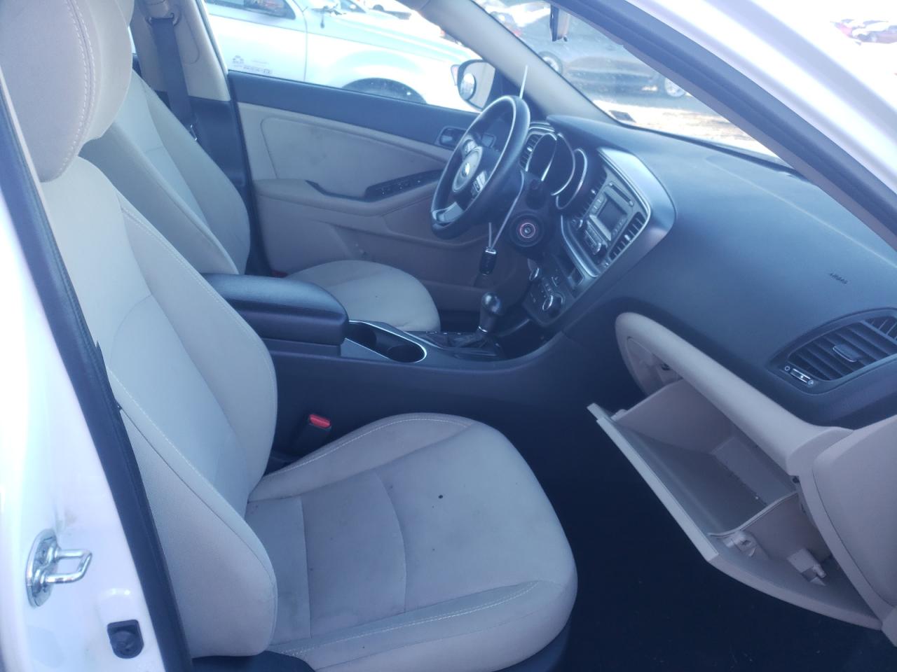 Photo 5 from auction – 2015 KIA OPTIMA LX with VIN 5XXGM4A76FG358295