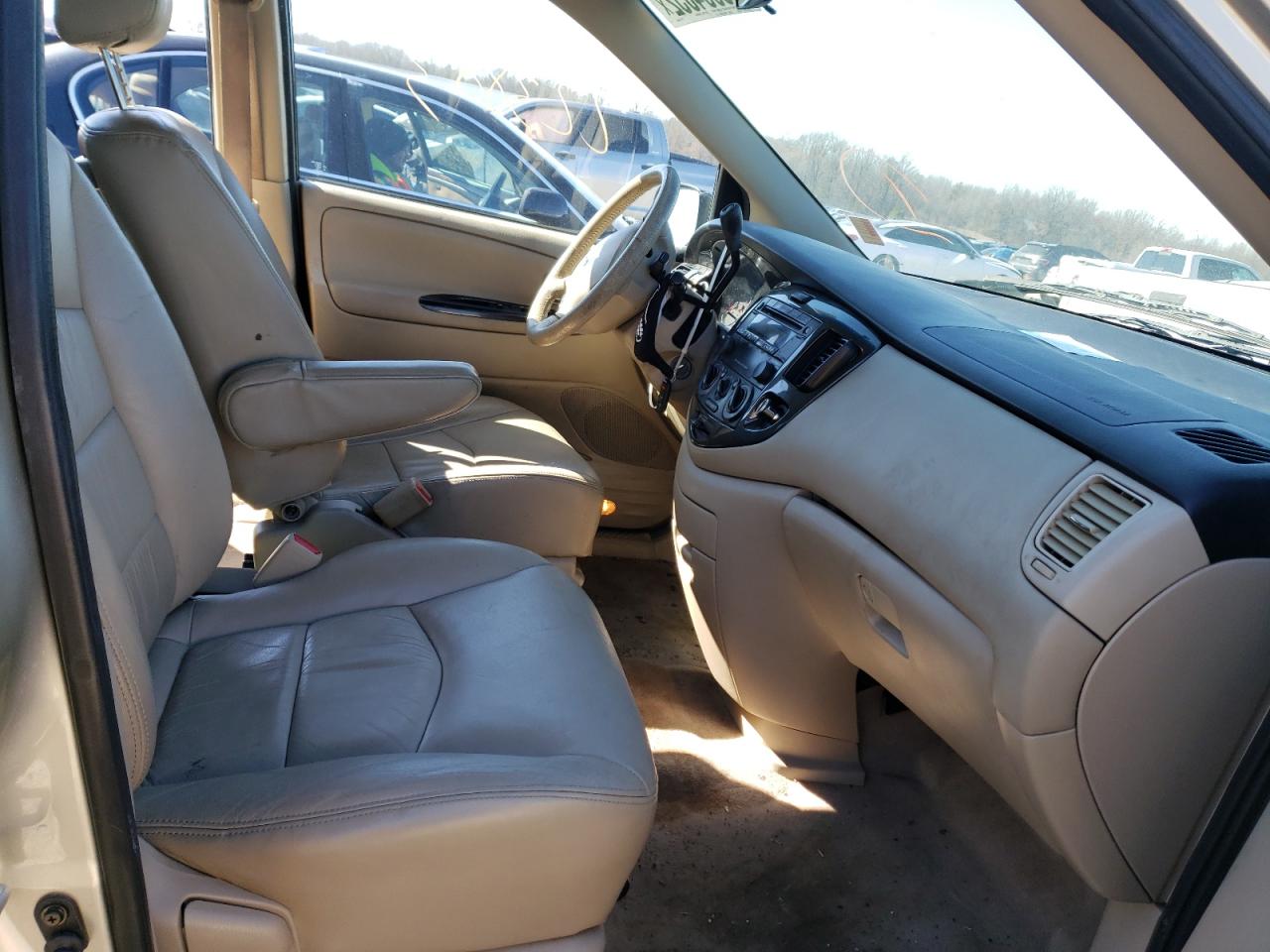 Photo 5 from auction – 2003 MAZDA MPV WAGON with VIN JM3LW28J830346054