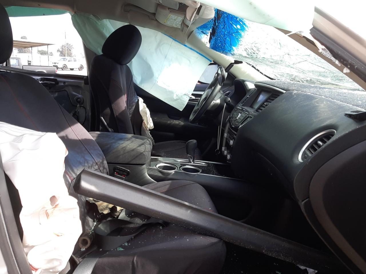 Photo 5 from auction – 2013 NISSAN PATHFINDER with VIN 5N1AR2MN0DC652757