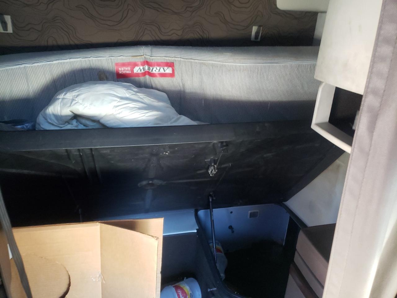 Photo 6 from auction – 2014 VOLVO VN VNL with VIN 4V4NC9EH8EN159752