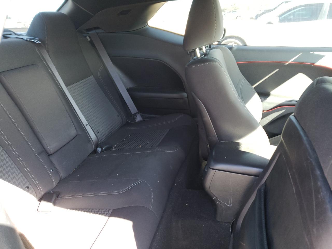 Photo 6 from auction – 2019 DODGE CHALLENGER with VIN 2C3CDZAG4KH729445