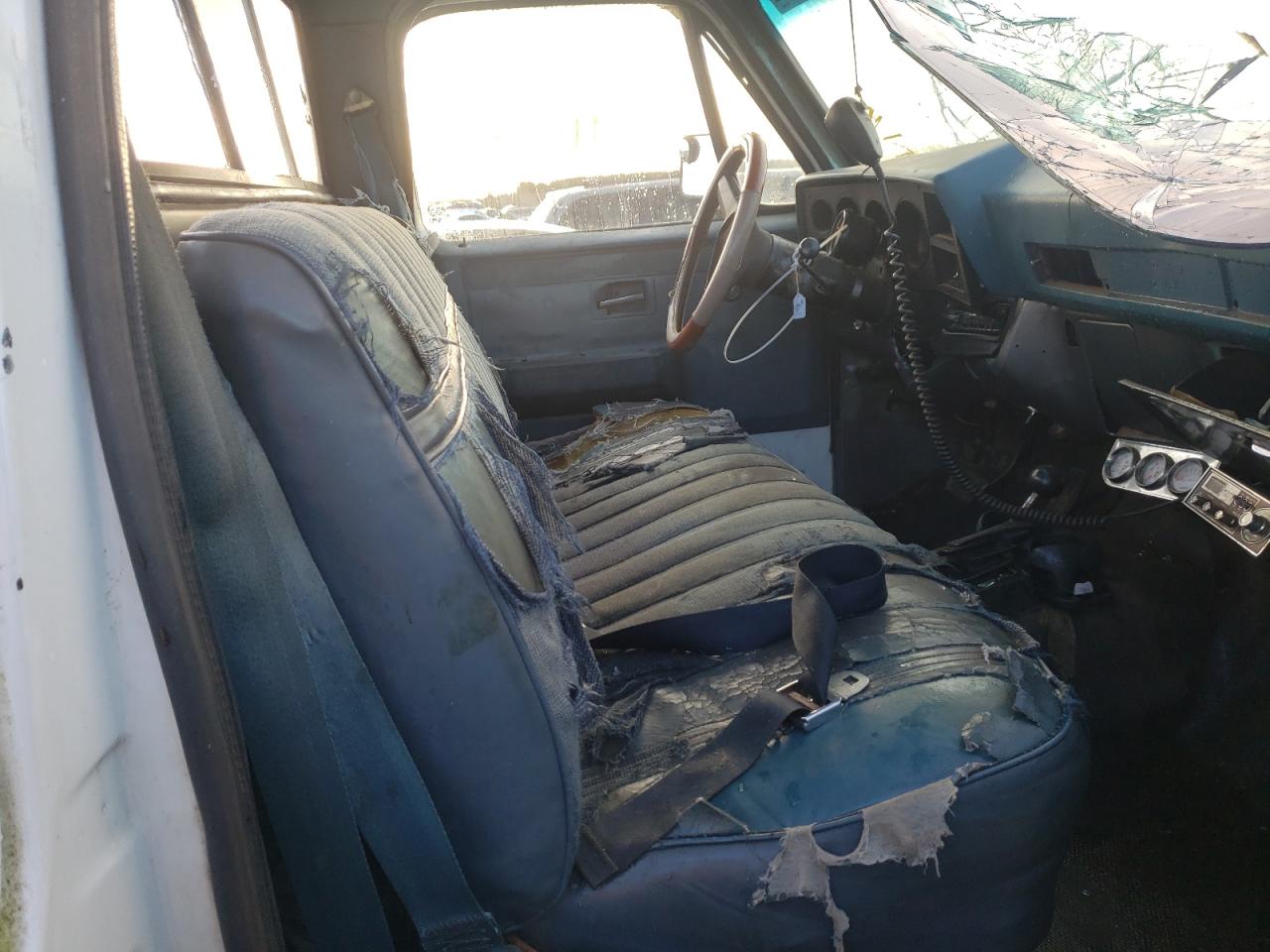 Photo 5 from auction – 1982 CHEVROLET K10 with VIN 1GCEK14H2CF348972