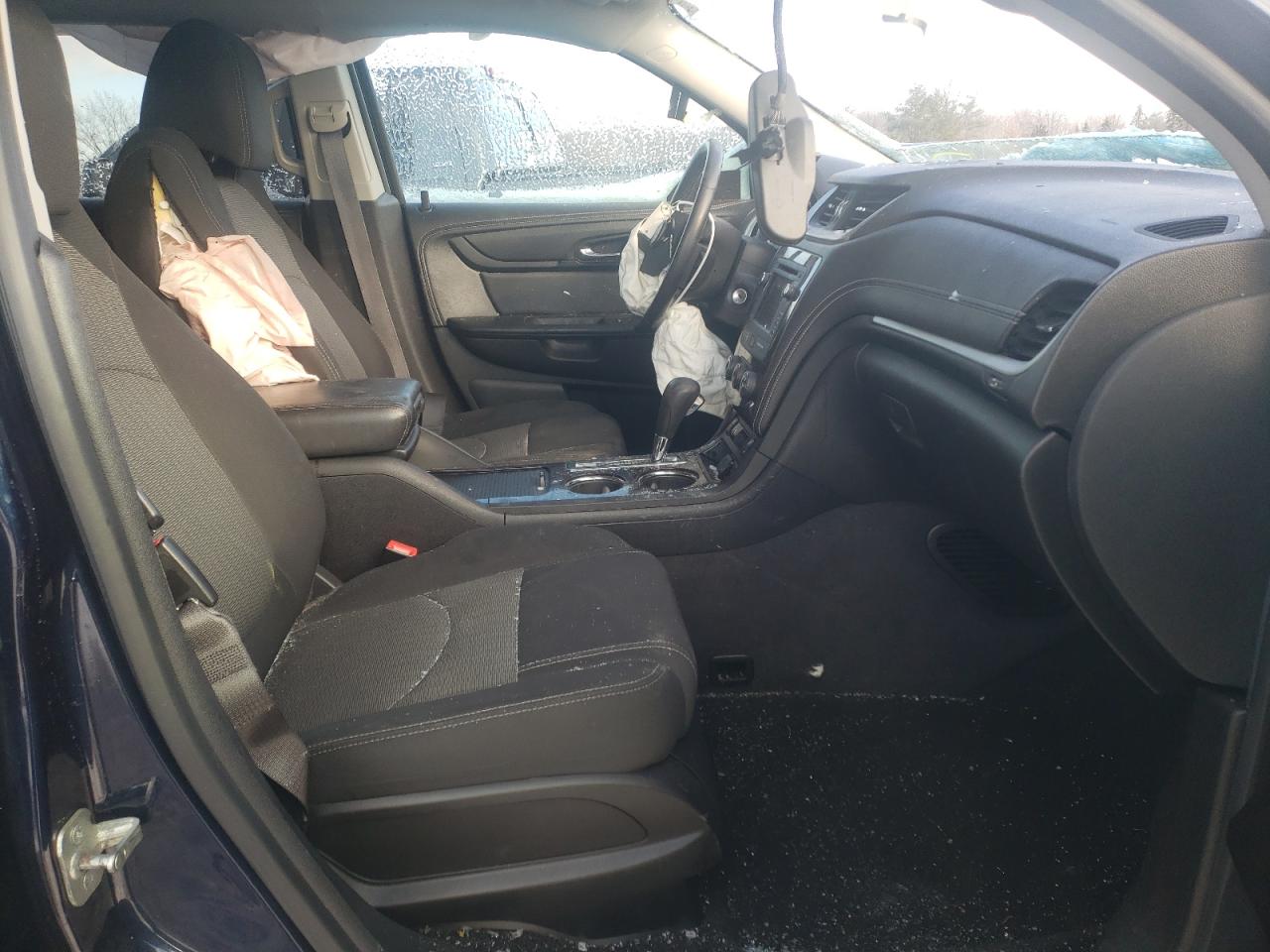 Photo 5 from auction – 2015 CHEVROLET TRAVERSE L with VIN 1GNKRGKD8FJ112613