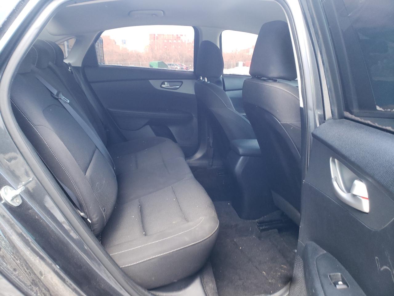 Photo 6 from auction – 2019 KIA FORTE FE with VIN 3KPF24AD4KE006908