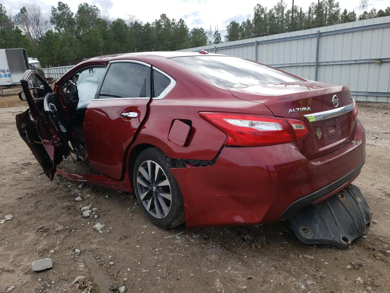 Photo 3 from auction – 2017 NISSAN ALTIMA 2.5 with VIN 1N4AL3AP1HC477450