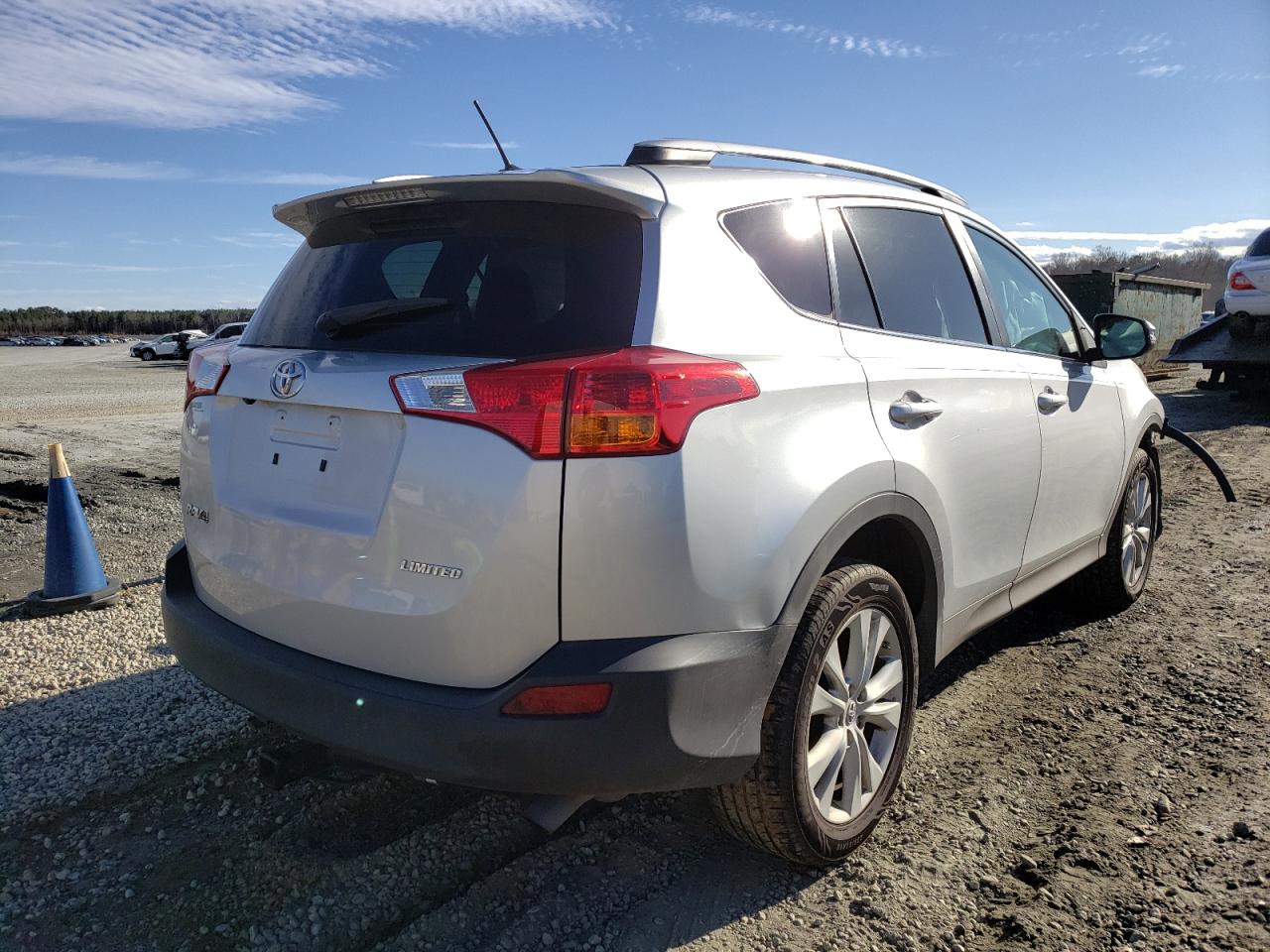 Photo 4 from auction – 2013 TOYOTA RAV4 LIMIT with VIN 2T3YFREV0DW044902