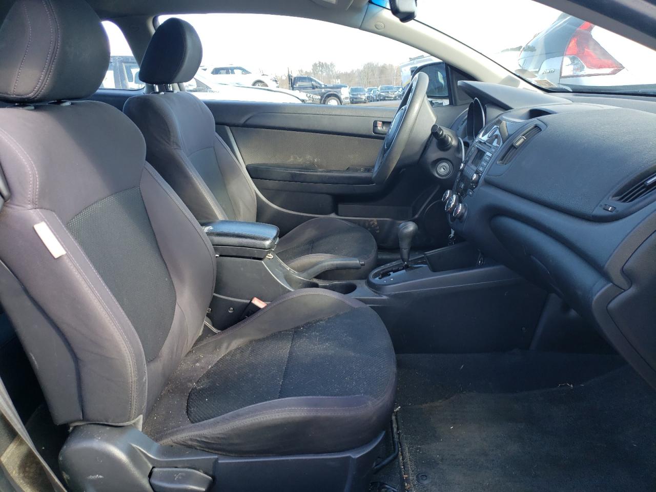 Photo 5 from auction – 2010 KIA FORTE EX with VIN KNAFU6A23A5149599